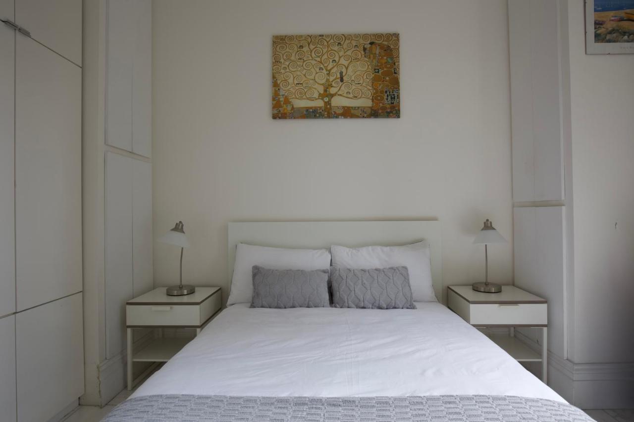 Large 2 Beds Flat Overlooking Clapham Common Park Лондон Экстерьер фото