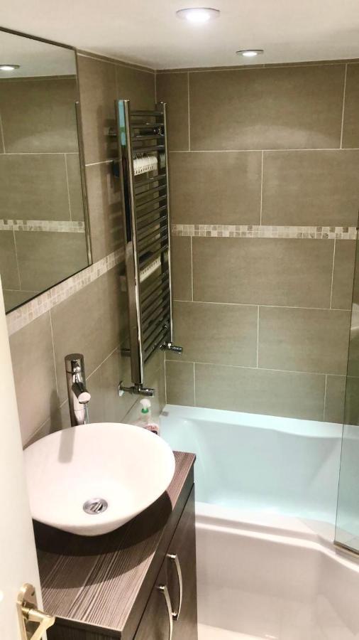 Large 2 Beds Flat Overlooking Clapham Common Park Лондон Экстерьер фото