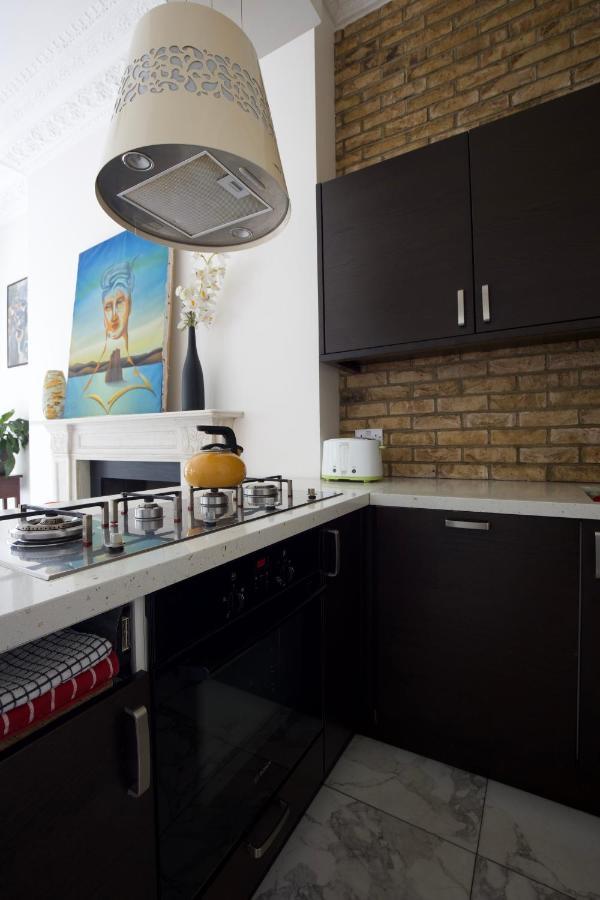 Large 2 Beds Flat Overlooking Clapham Common Park Лондон Экстерьер фото